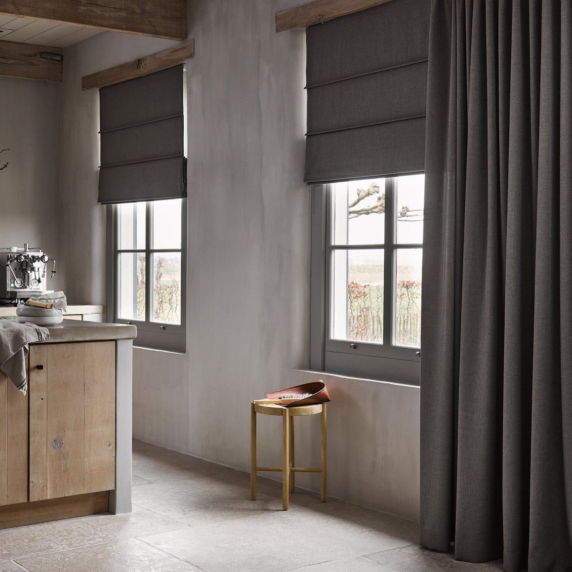 Geef je interieur meer warmte met gordijnen en vouwgordijnen